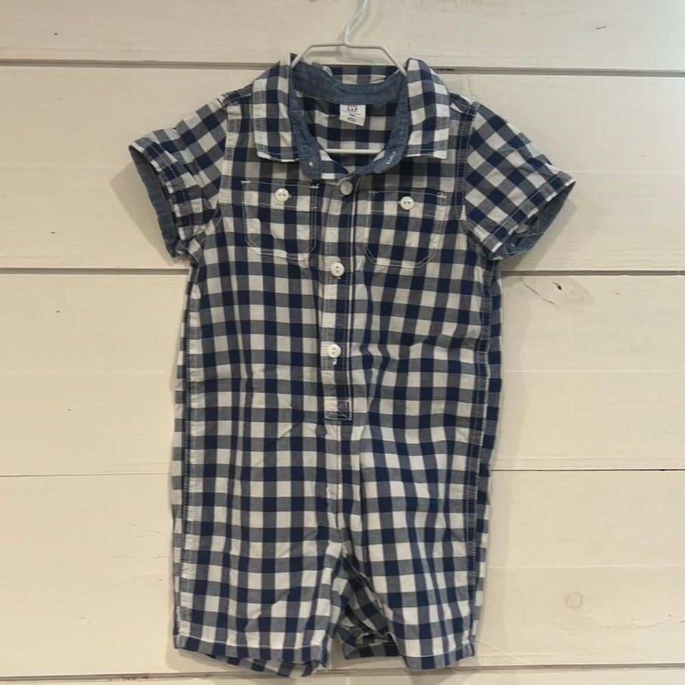 Baby Gap Boys Romper. 18-24M. Like New.